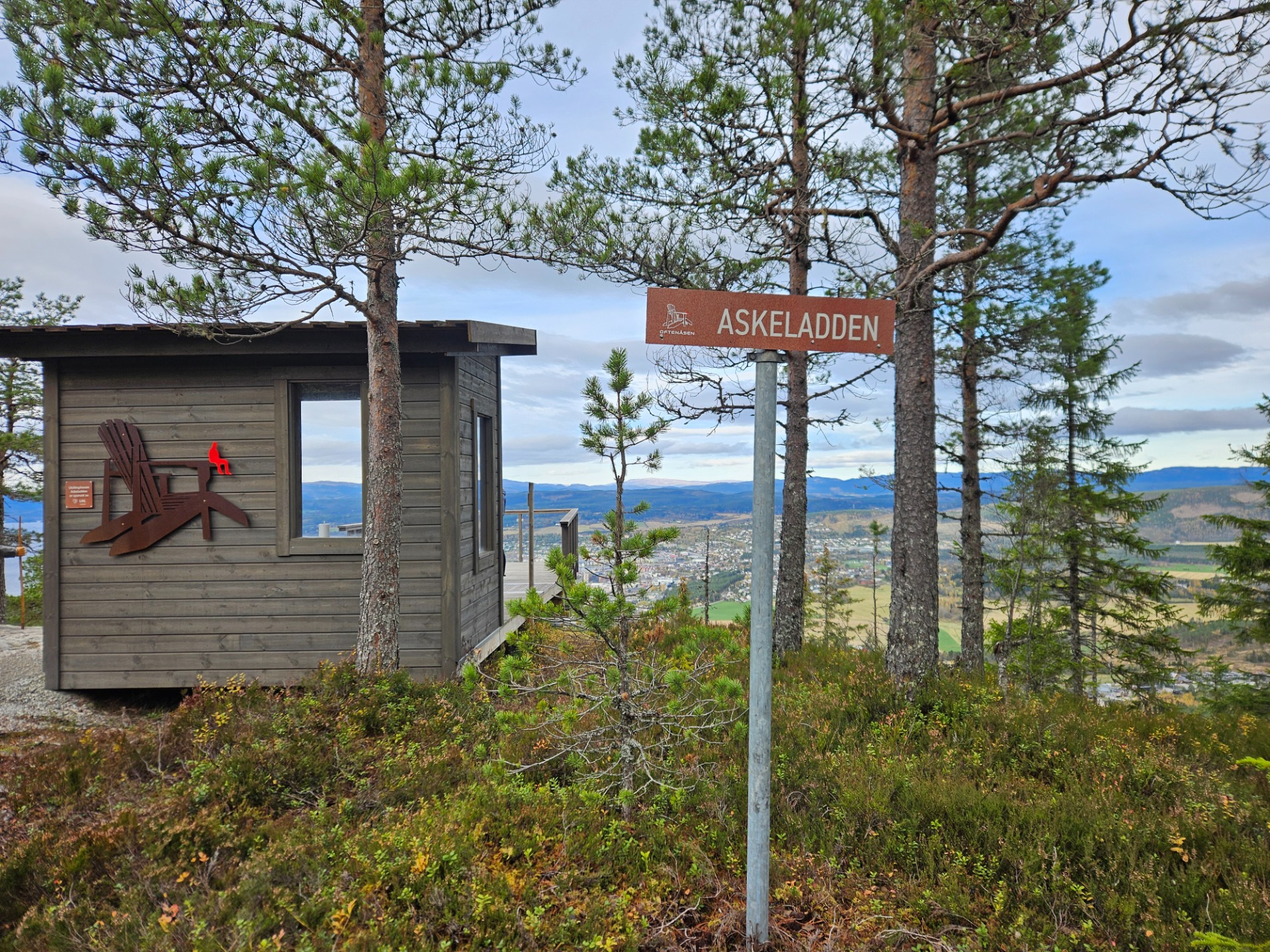 Bua til Askeladden, ved Tårnet.